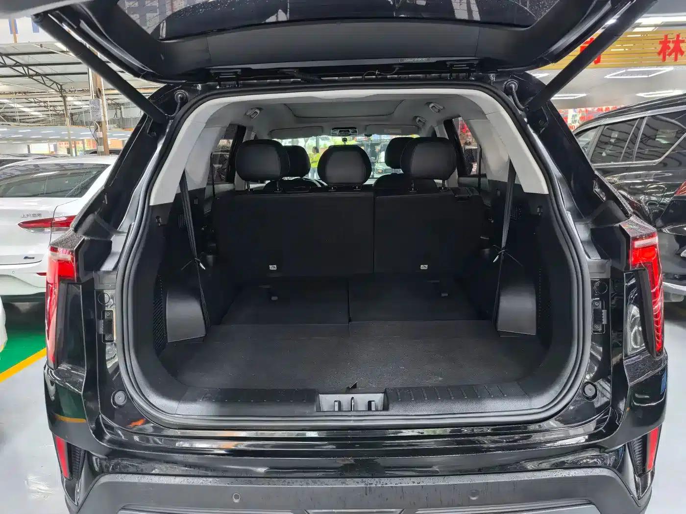 Sihao X8 PLUS 2023 1.5TGDI DCT Premium Edition 7-seater — миниатюра 8