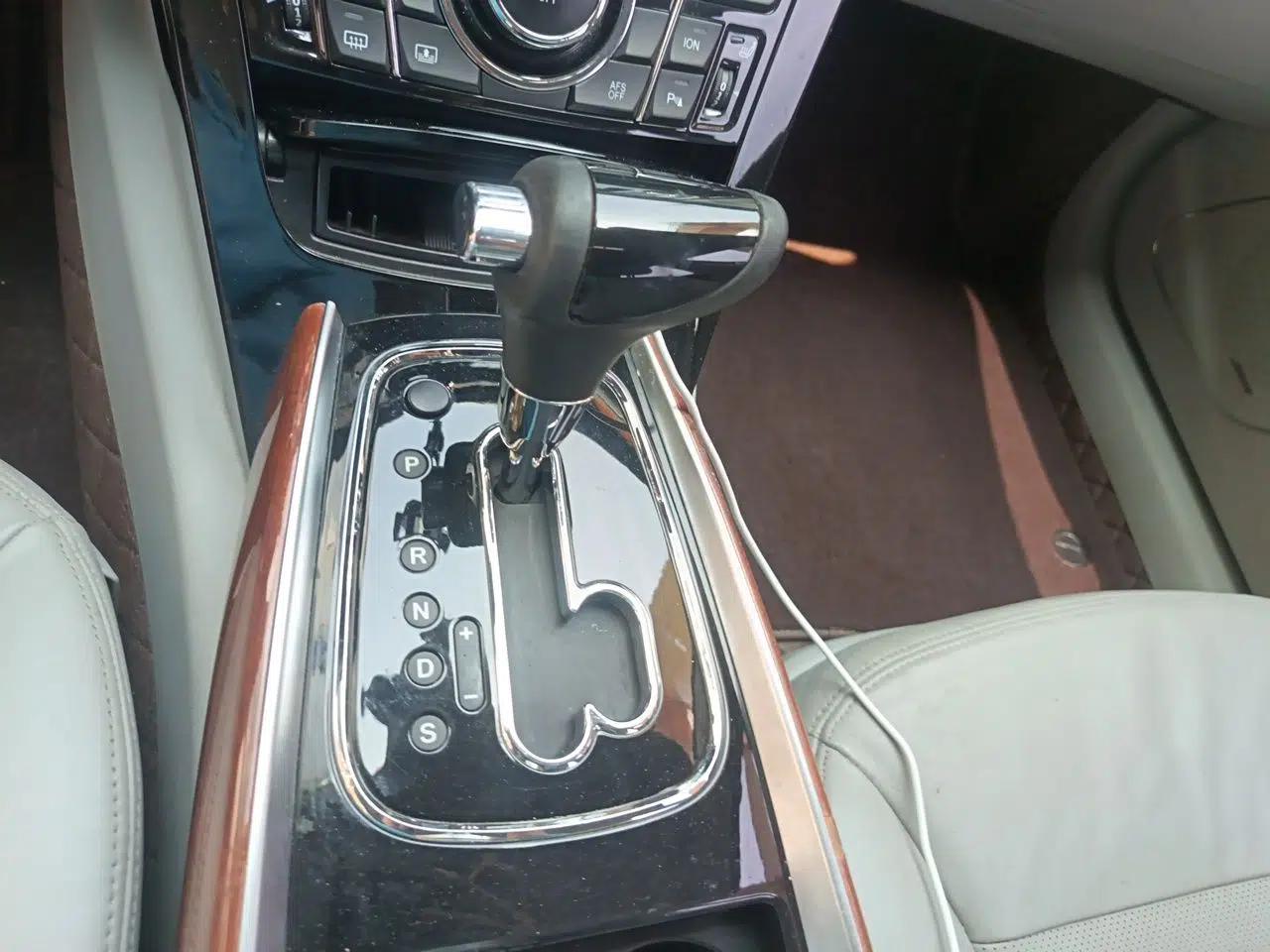 Hongqi H7 2013 3.0L Prestige Model — миниатюра 14