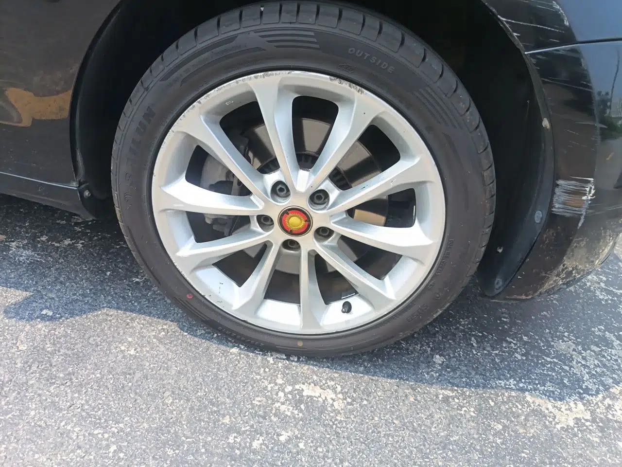Hongqi H7 2013 3.0L Prestige Model — миниатюра 8
