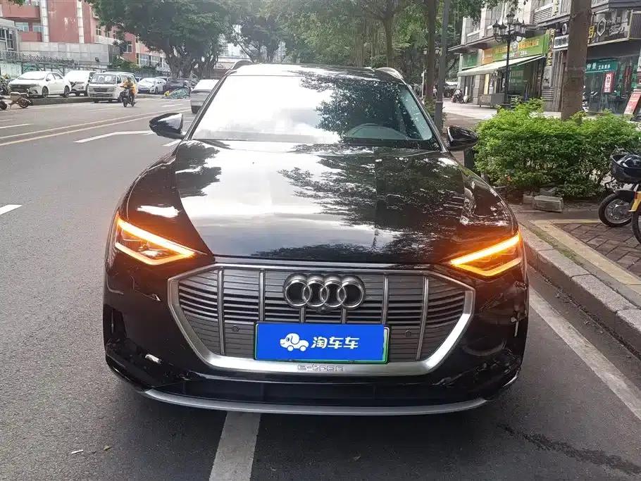 2019 Audi e-tron Imported Model 55 quattro Fashion Edition — миниатюра 2