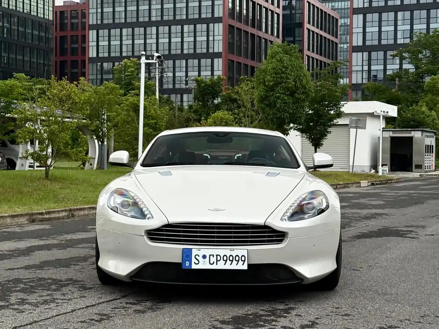 Aston Martin DB9 2013 6.0L Coupe — миниатюра 2
