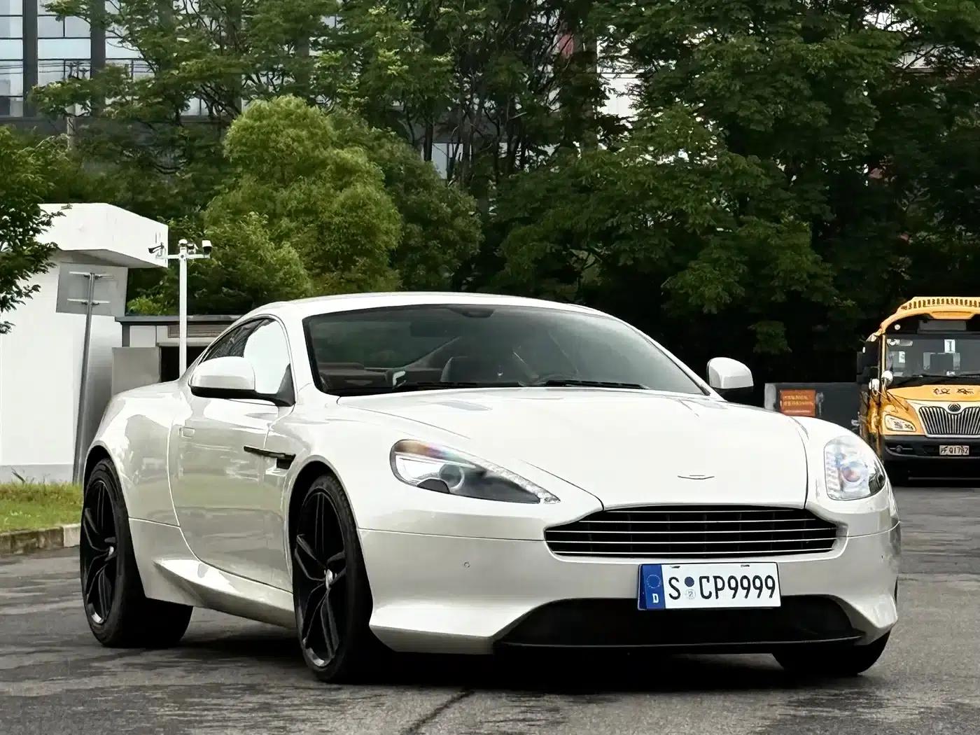 Aston Martin DB9 2013 6.0L Coupe — миниатюра 4