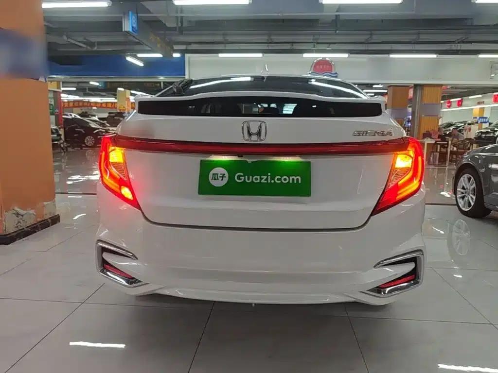 2017 Honda Crider 1.5L CVT Comfort Edition — миниатюра 6