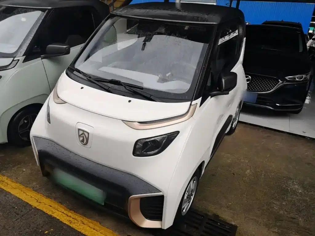 Baojun E200 2020 Model 305KM Smart Edition — миниатюра 2