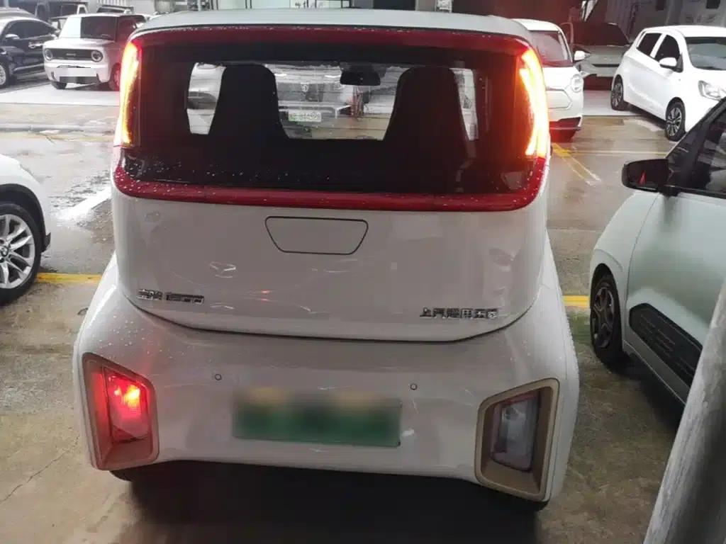 Baojun E200 2020 Model 305KM Smart Edition — миниатюра 6