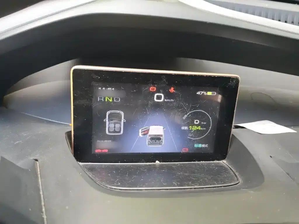 Baojun E200 2019 Model 250KM Smart Edition — миниатюра 4