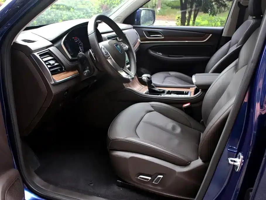 Roewe RX8 2018 30T Intelligent Internet Two-Wheel Drive Flagship Edition — миниатюра 8
