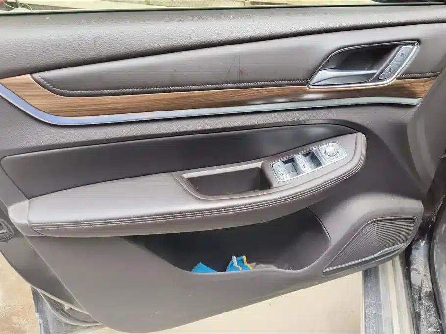 Roewe RX8 2018 30T Intelligent Internet Four-Wheel Drive Flagship Edition — миниатюра 7
