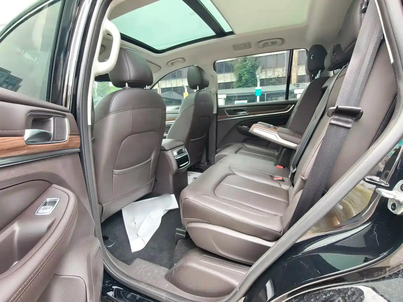 Roewe RX8 2019 30T Intelligent Internet Two-Wheel Drive Super Flagship Edition — миниатюра 6