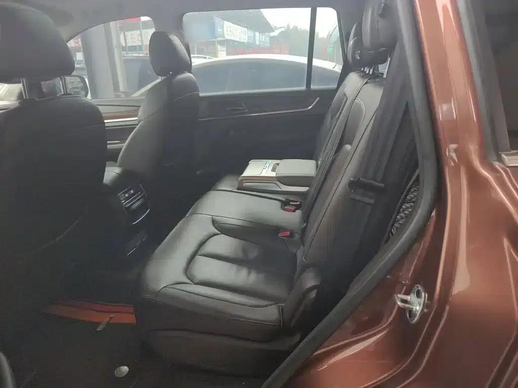 Roewe RX8 2018 30T Intelligent Internet Two-Wheel Drive Supreme Edition — миниатюра 13