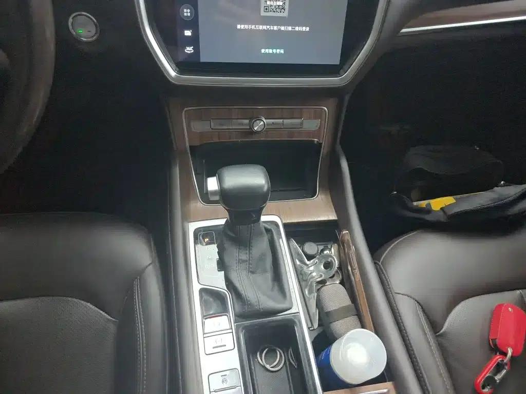 Roewe RX8 2018 30T Intelligent Internet Two-Wheel Drive Supreme Edition — миниатюра 10