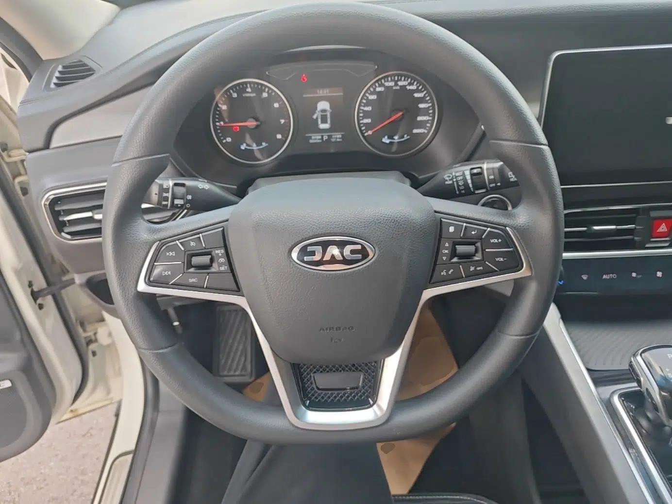 JAC Group X7 2020 1.5TGDI Automatic Free-Style Model — миниатюра 13