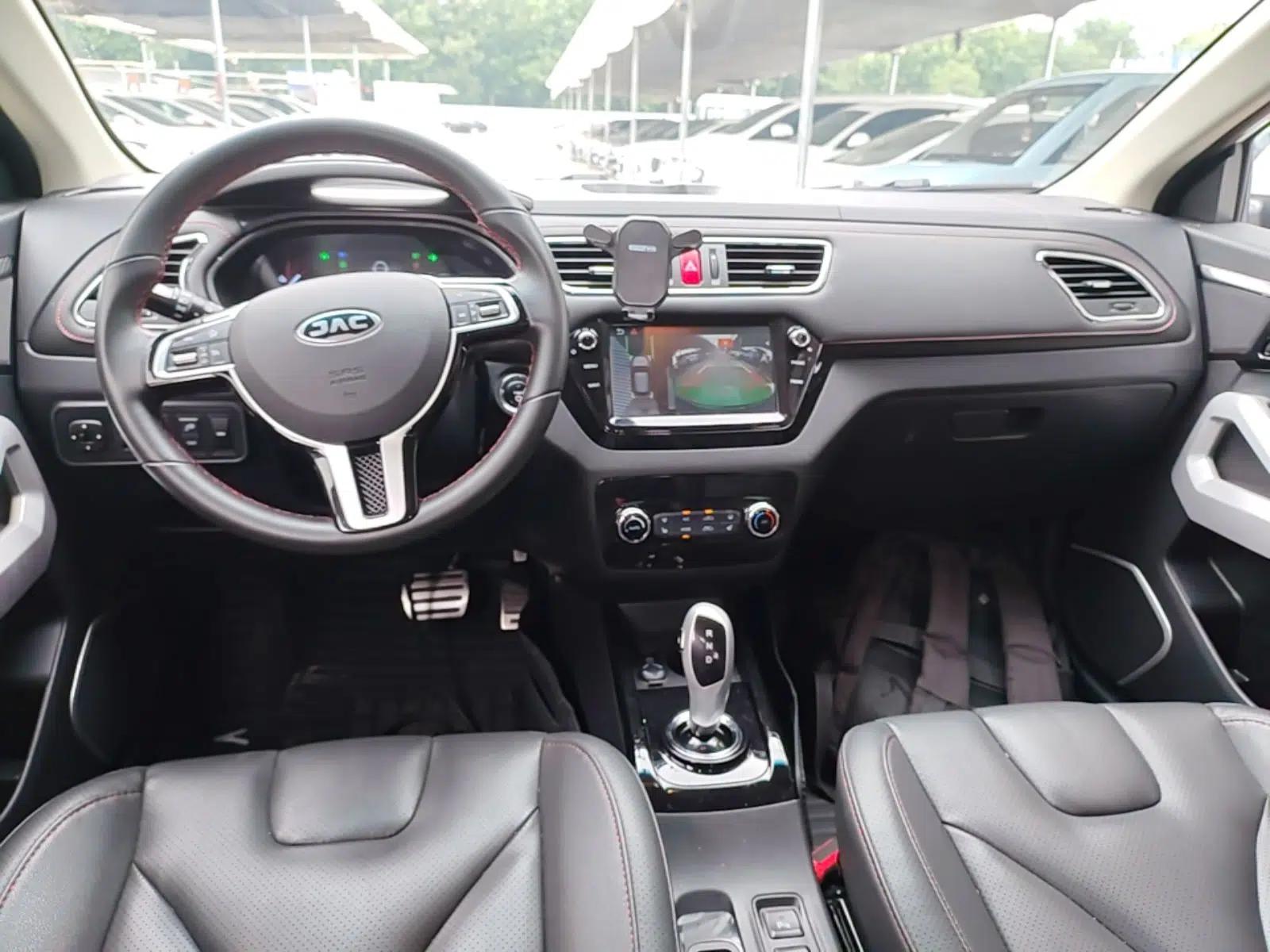 JAC Group iEV7S 2019 Luxury Smart Fully Equipped Edition — миниатюра 17