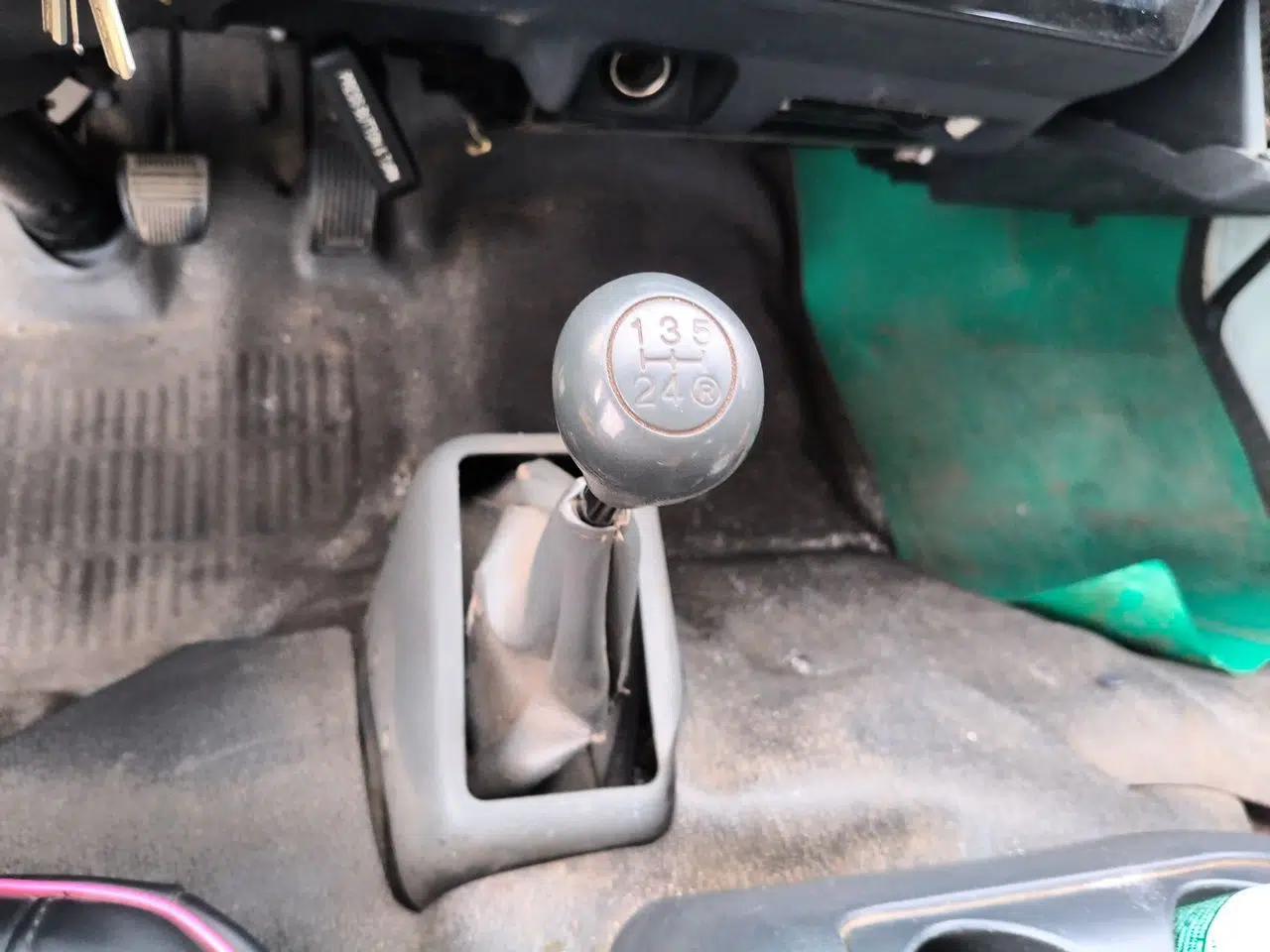 Jinbei Hiace 2.0 manual 4-seat cargo van — миниатюра 14