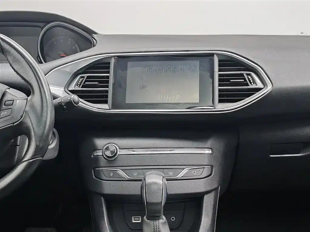 Peugeot 308S 2015 1.2T Automatic Sporty Edition — миниатюра 12