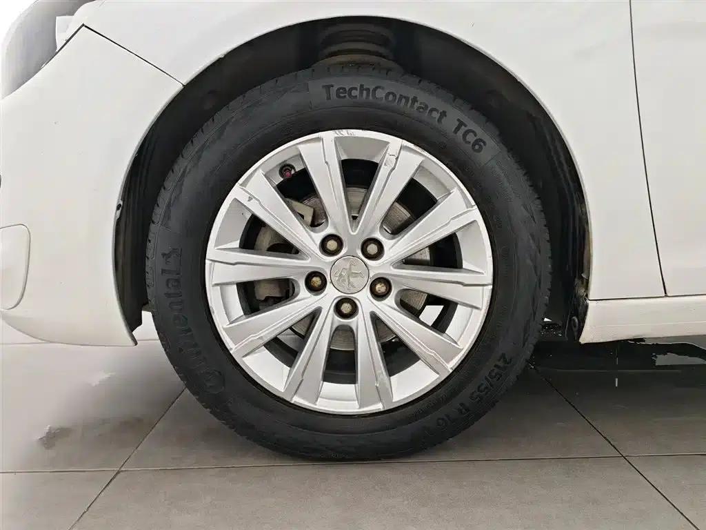Peugeot 308S 2015 1.2T Automatic Sporty Edition — миниатюра 17