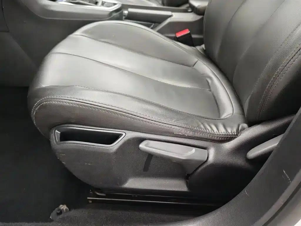 Peugeot 308S 2015 1.2T Automatic Sporty Edition — миниатюра 20