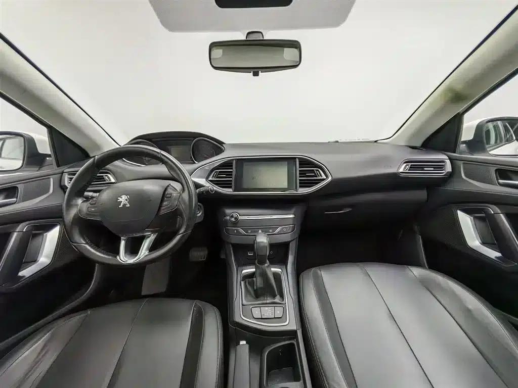 Peugeot 308S 2015 1.2T Automatic Sporty Edition — миниатюра 5