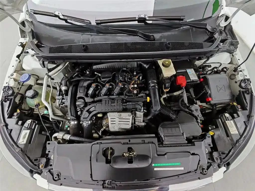Peugeot 308S 2015 1.2T Automatic Sporty Edition — миниатюра 6