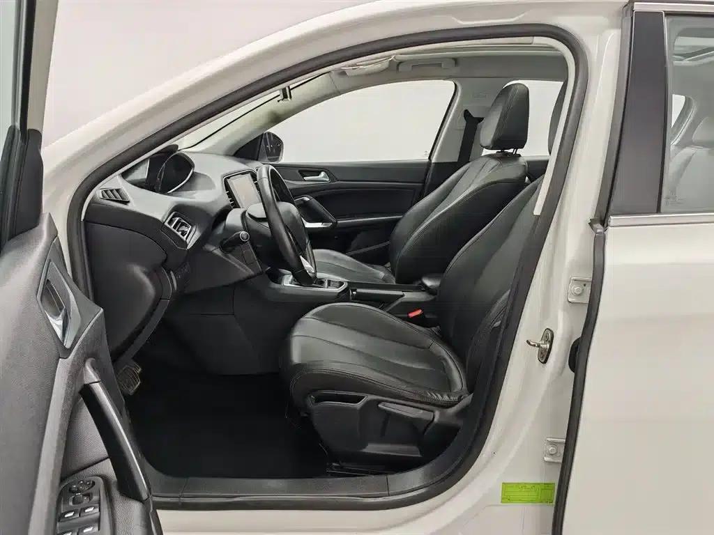 Peugeot 308S 2015 1.2T Automatic Sporty Edition — миниатюра 10