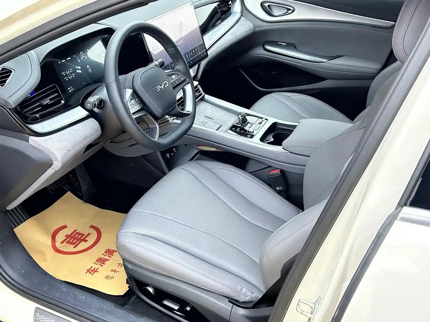 Seal 07 DM-i 2025 Intelligent Driving Edition DM-i 1.5L 125km Premium Model — миниатюра 3