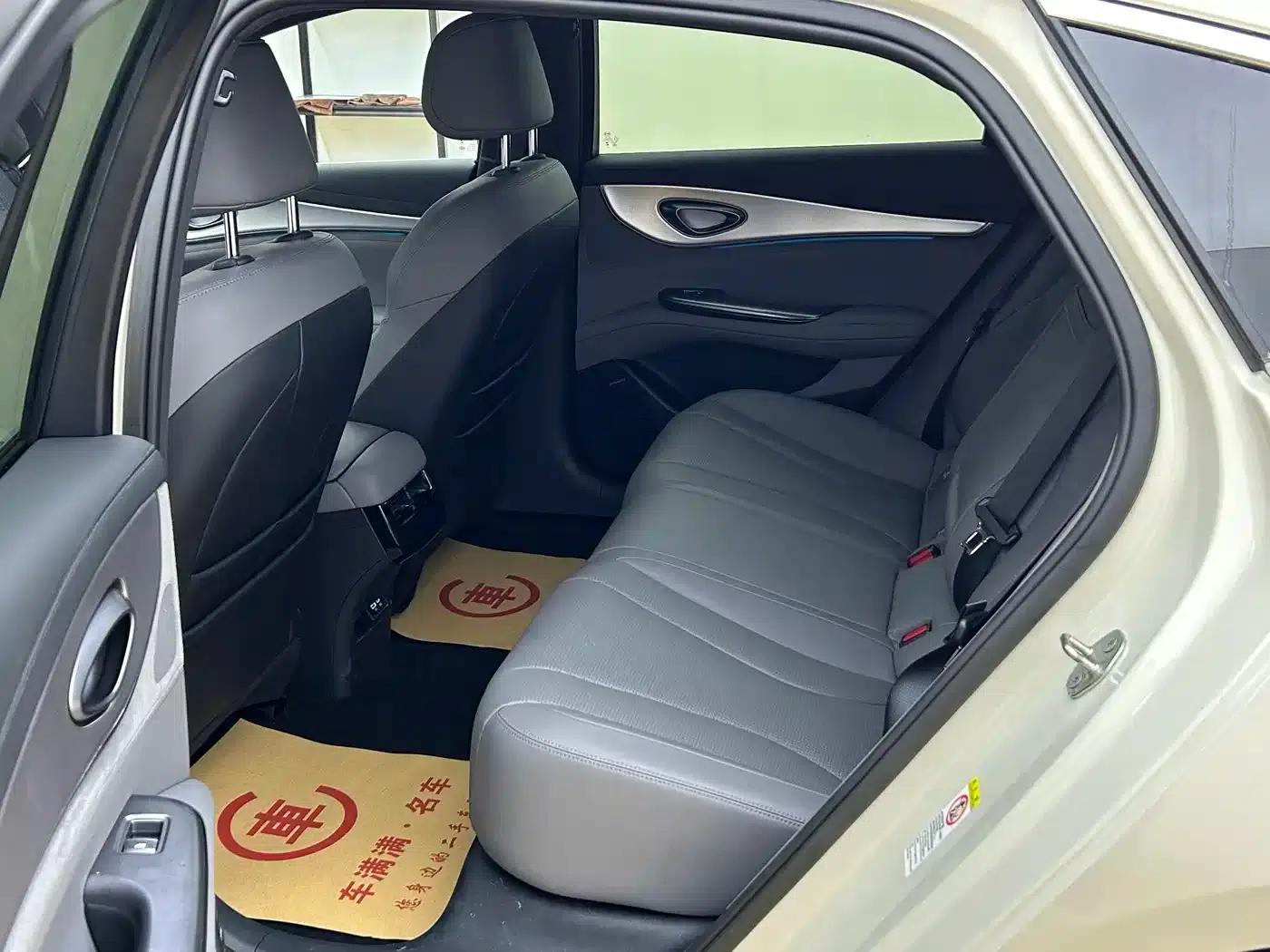 Seal 07 DM-i 2025 Intelligent Driving Edition DM-i 1.5L 125km Premium Model — миниатюра 4