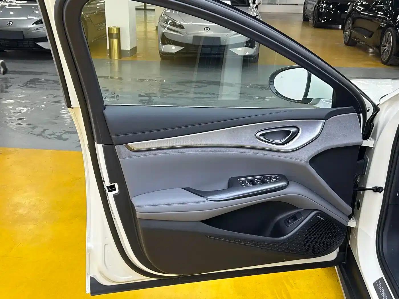 Seal 07 DM-i 2025 Intelligent Driving Edition DM-i 1.5L 125km Premium Model — миниатюра 5