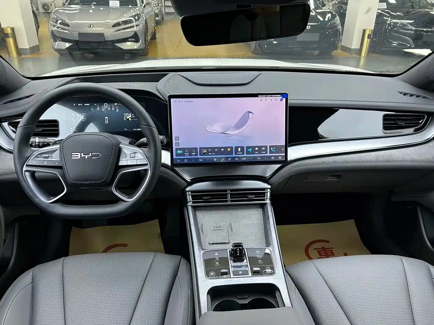 Seal 07 DM-i 2025 Intelligent Driving Edition DM-i 1.5L 125km Premium Model — миниатюра 6