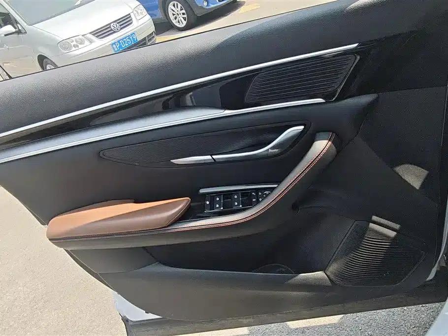 Song PLUS 2020 1.5T Automatic Deluxe Edition — миниатюра 7