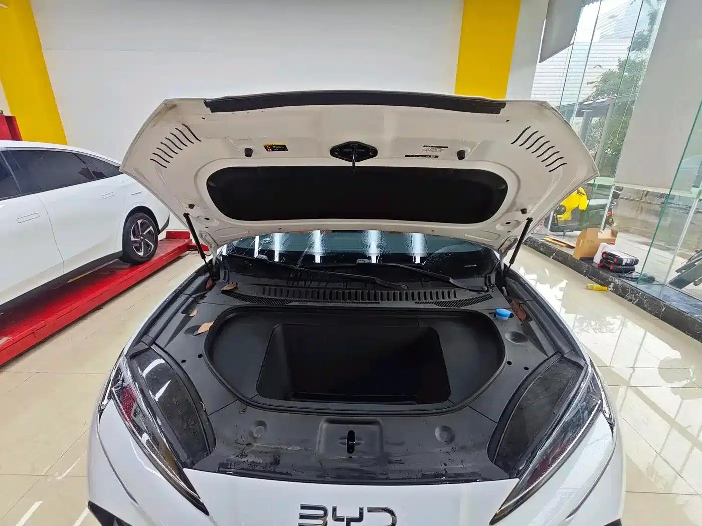 Hiace 07 EV 2024 Model 610 Long Range Version — миниатюра 7