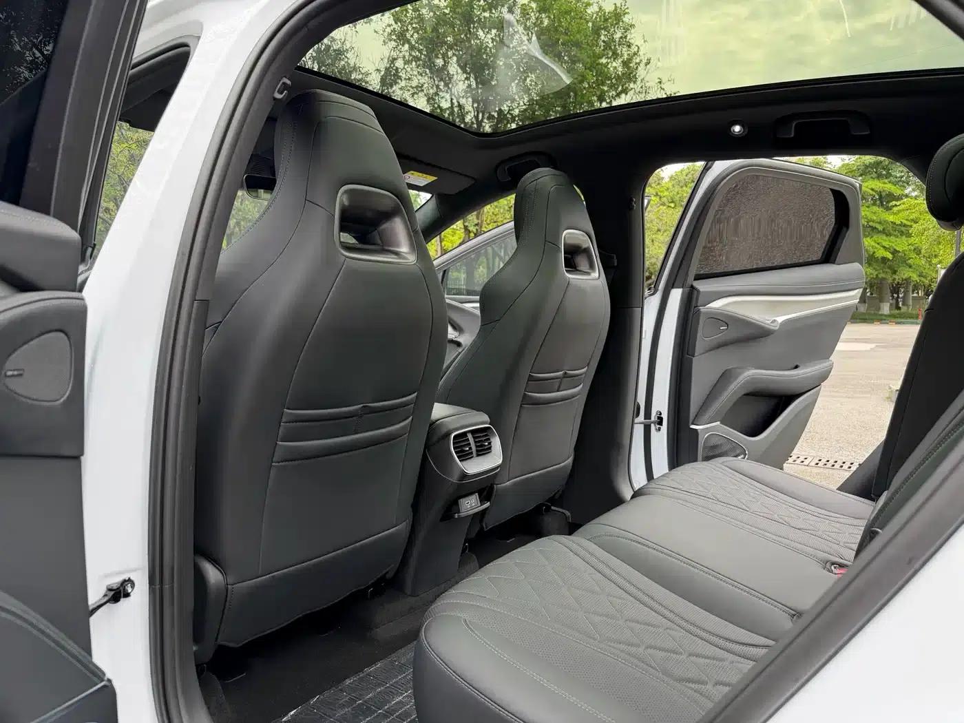 Hiace 07 EV 2024 Model 610 Long Range Version — миниатюра 9