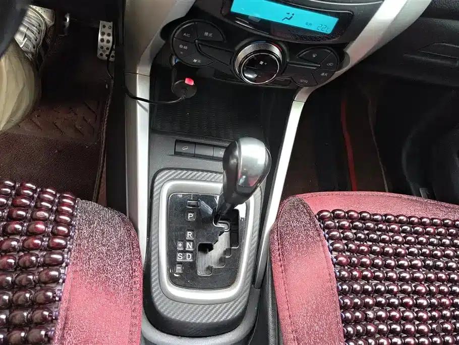 2016 Yuan 1.5L Automatic Deluxe Model — миниатюра 16