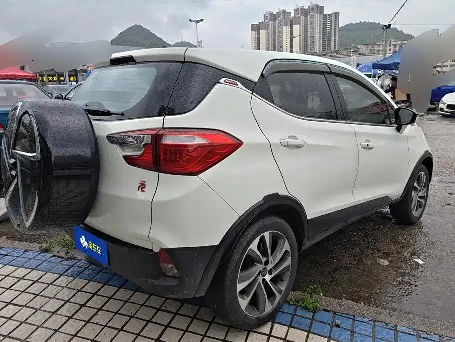 2016 Yuan 1.5L Automatic Deluxe Model — миниатюра 3