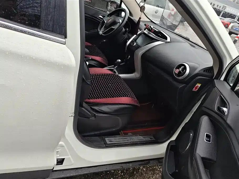 2016 Yuan 1.5L Automatic Deluxe Model — миниатюра 8