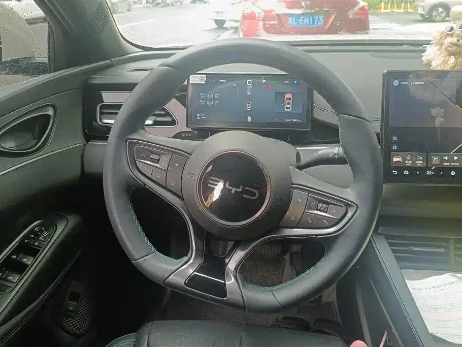 Seal 06 DM-i Touring Edition 2025 DM-i 150KM Premium Model — миниатюра 15
