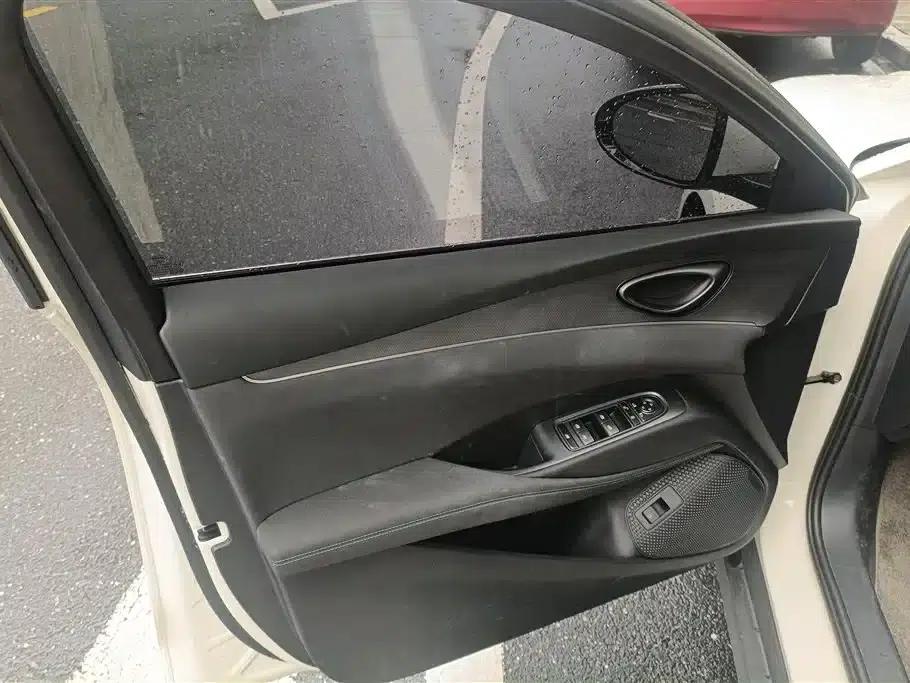 Seal 06 DM-i Touring Edition 2025 DM-i 150KM Premium Model — миниатюра 7