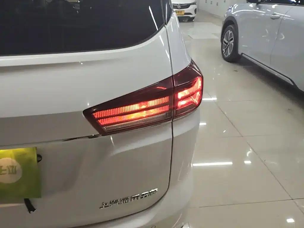 Baojun 360 2018 1.5L Automatic Deluxe Edition (National V Emission Standard) — миниатюра 24