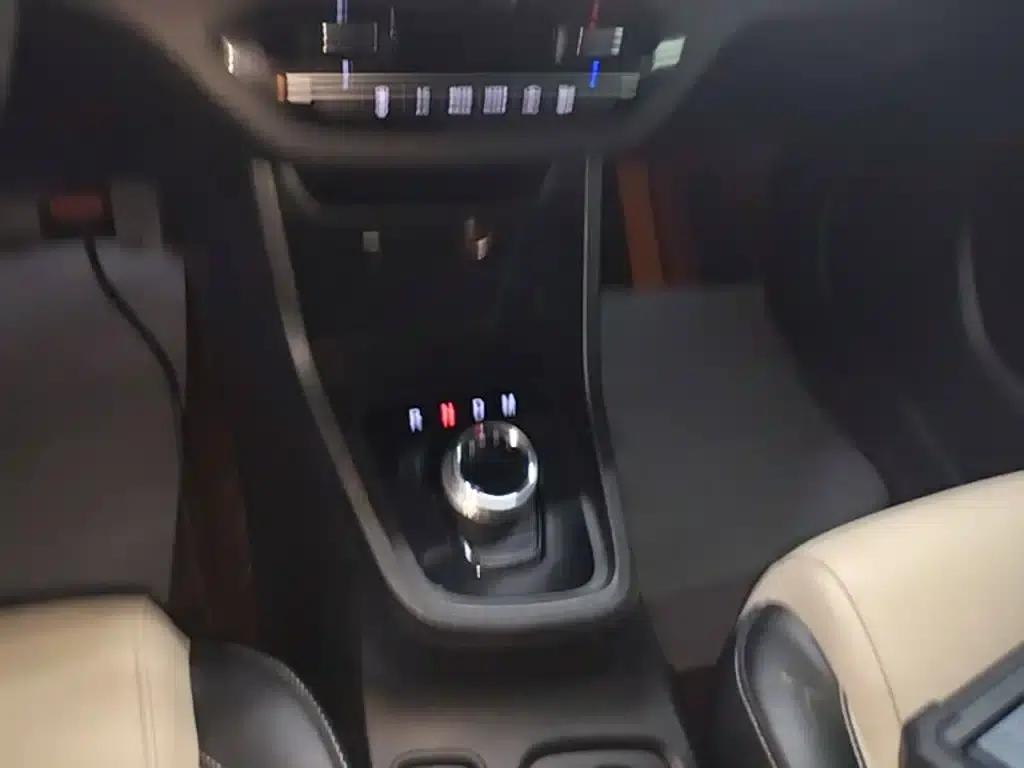 Baojun 360 2018 1.5L Automatic Deluxe Edition (National V Emission Standard) — миниатюра 10