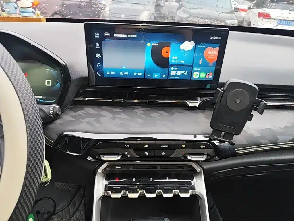 Baojun RS-3 2020 1.5L CVT 24-Hour Online Elite Edition — миниатюра 9