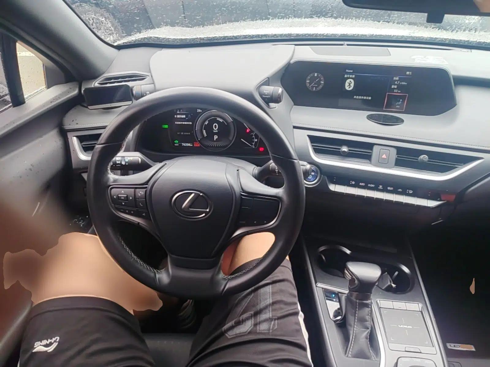 Lexus UX 2020 260h Explore-Cool Edition — миниатюра 13