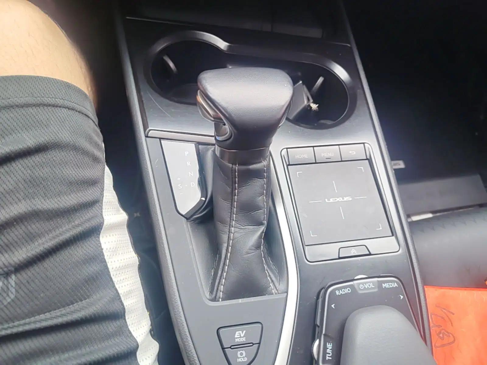 Lexus UX 2020 260h Explore-Cool Edition — миниатюра 16