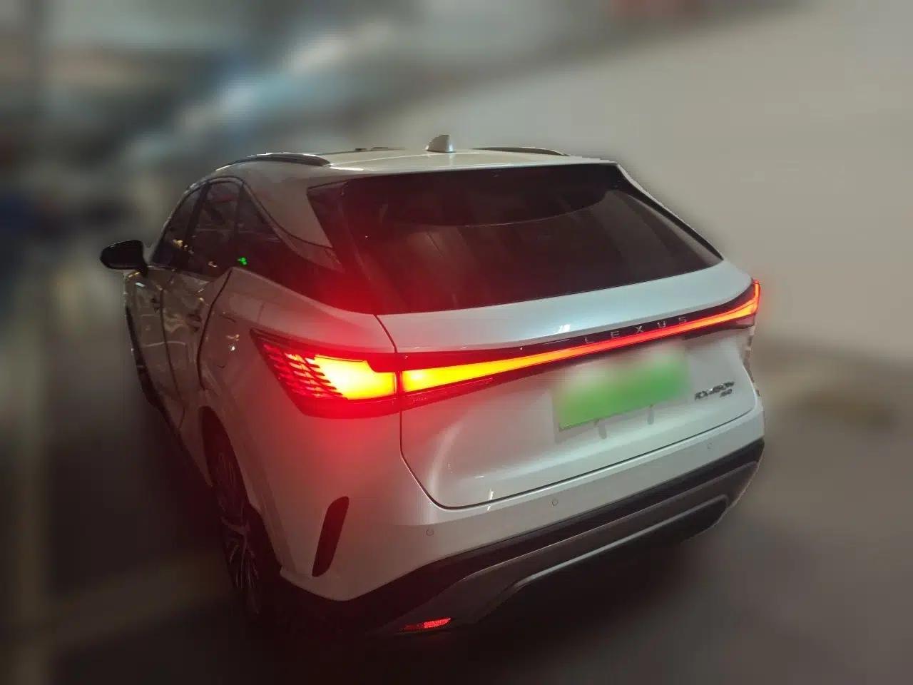 Lexus RX New Energy 2023 450h+ Four-Wheel Drive Enjoyment Edition — миниатюра 4