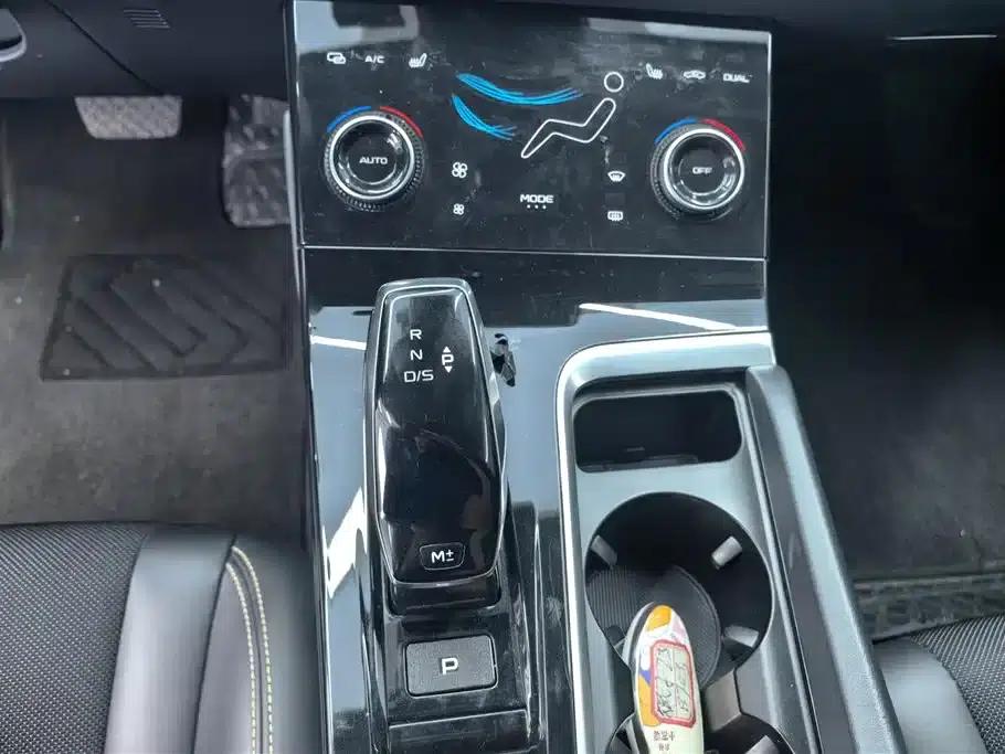 Bestune B70S 2022 1.5T Smart and Trendy Commander — миниатюра 16
