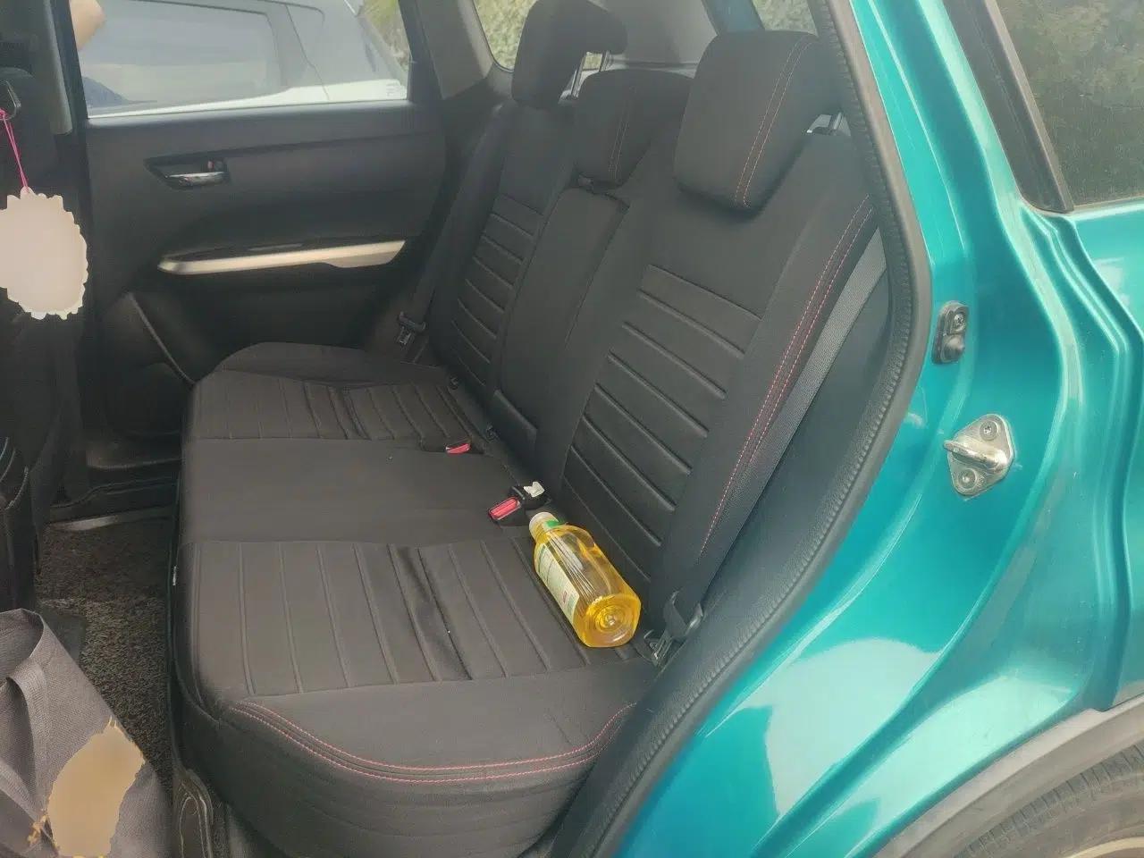 Suzuki Vitara 2016 1.4T Automatic All-Wheel-Drive Elite Model — миниатюра 17