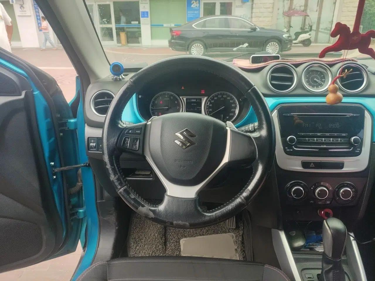 Suzuki Vitara 2016 1.4T Automatic All-Wheel-Drive Elite Model — миниатюра 10