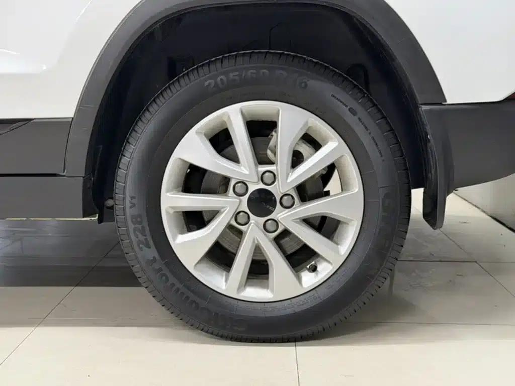 Beijing X3 2021 1.5T CVT Glory Edition — миниатюра 19