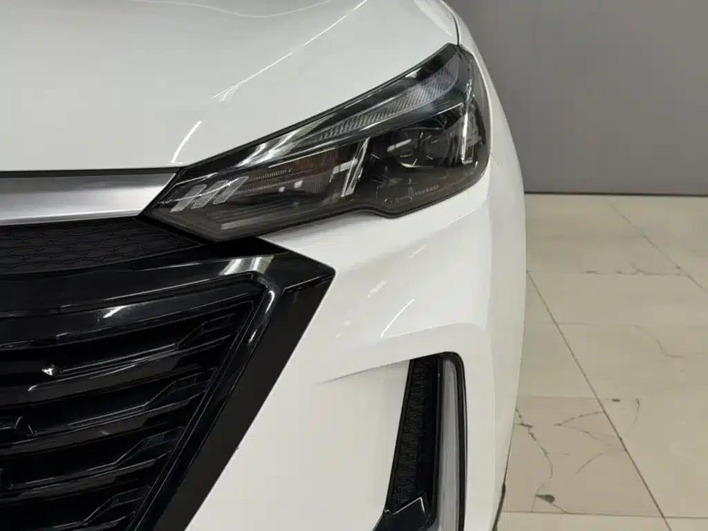 Beijing X3 2021 1.5T CVT Glory Edition — миниатюра 3