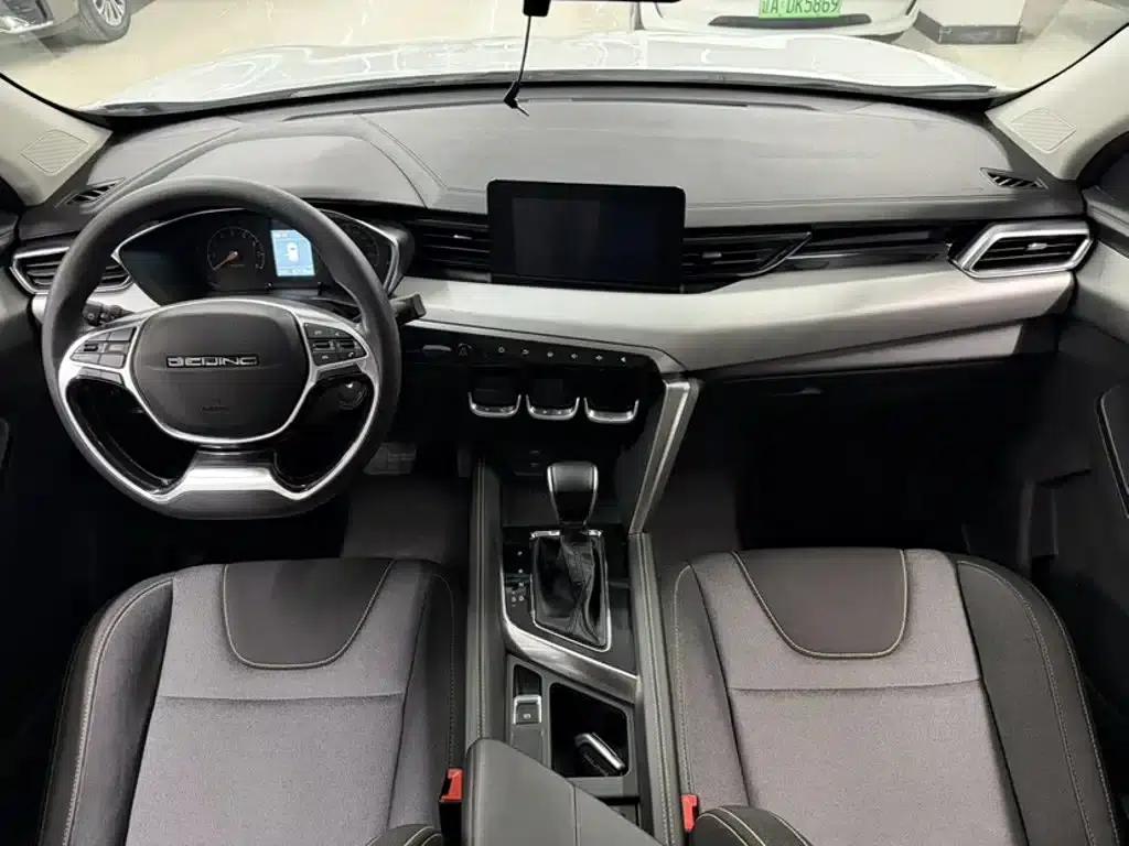 Beijing X3 2021 1.5T CVT Glory Edition — миниатюра 25