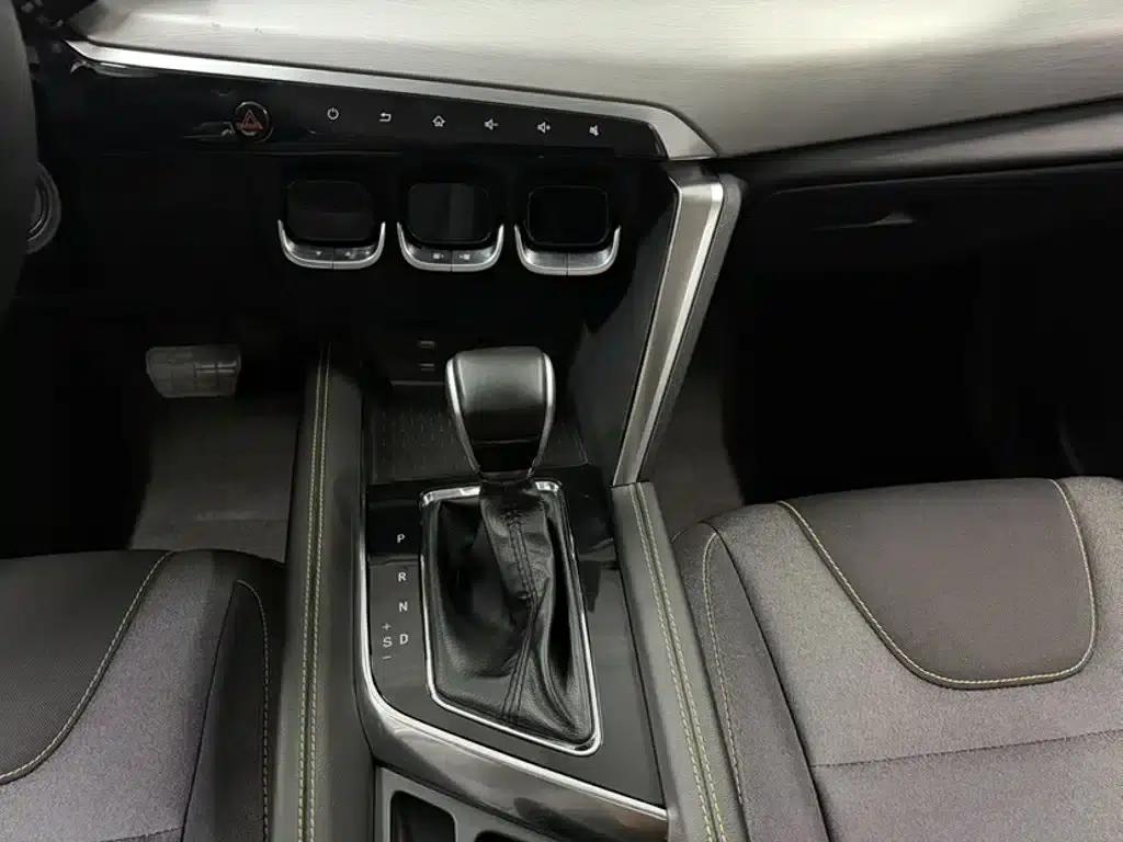Beijing X3 2021 1.5T CVT Glory Edition — миниатюра 10
