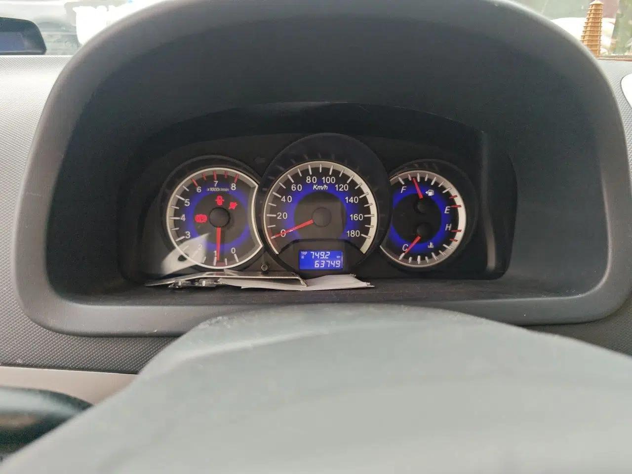 Suzuki Wagon R X5 2013 Luxury Edition 1.4L Standard Model — миниатюра 11